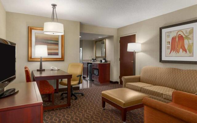 Отель Embassy Suites by Hilton Charlotte