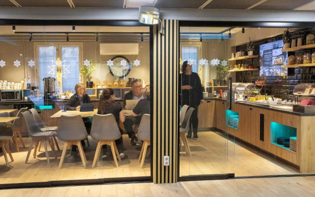 Hotelli Jokipuisto