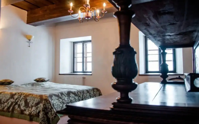 Chateau Goldenstein