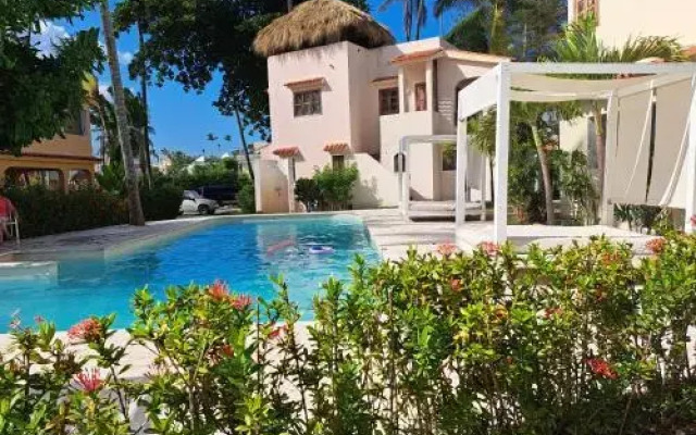 Beach Villas & Apartments Larimar