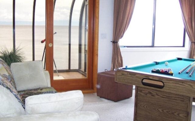 Beach Log Home