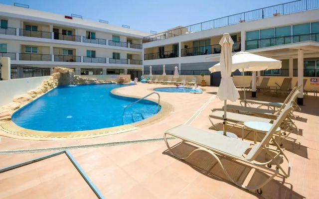 60 KAP - Stay Chromata Lagoon Apartment