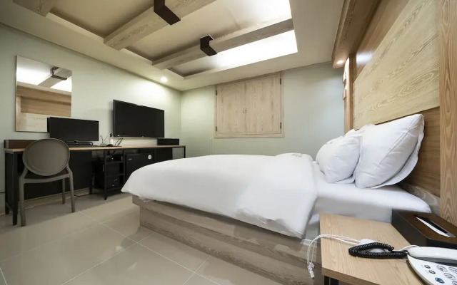 Suwon Haenggungdong Sunstar Motel