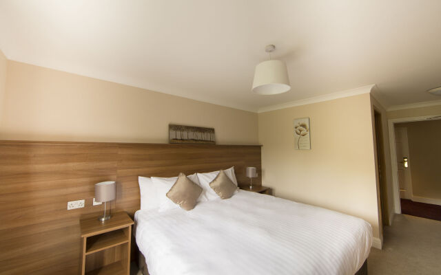 Riverside Hotel