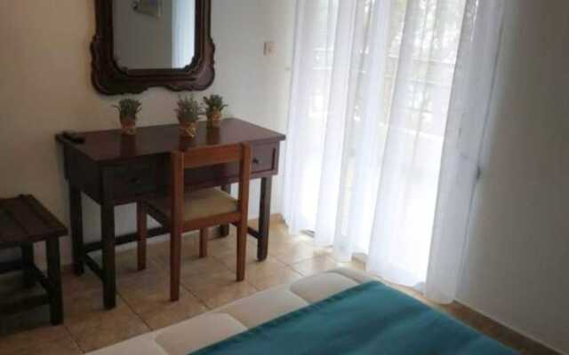 Bambola Apartments by Booking Kottas