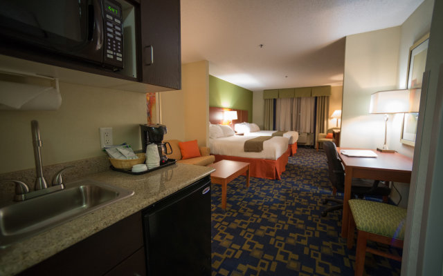 Holiday Inn Express & Suites Raleigh North - Wake Forest, an IHG Hotel