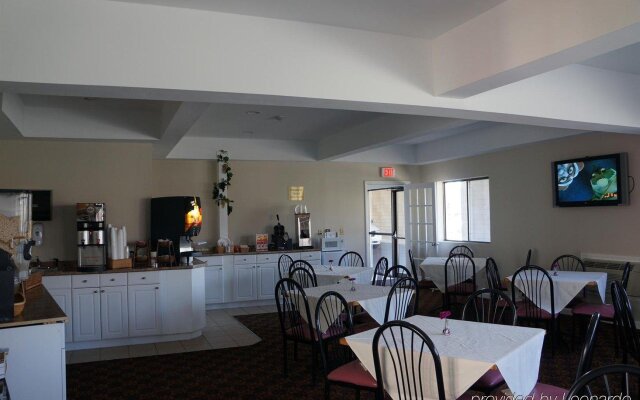 Admiralty Inn & Suites - a Red Collection Hotel