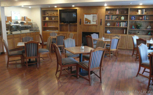 GuestHouse Inn & Suites Hotel Poulsbo