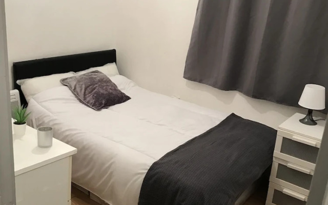 Charming 3-bed Flat in London