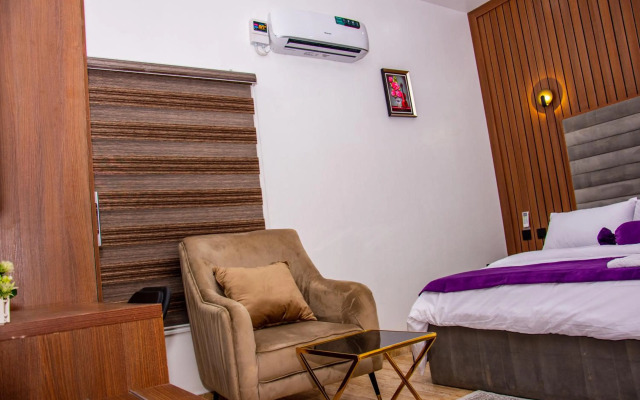 NIFEWAT APARTMENT,Cardiff suite 2bedroom apartment with gym ,Netflix and WiFi