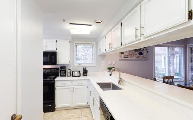 7611 Huntington Villas