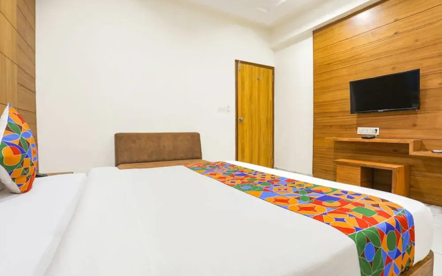 Fabhotel Raj Villa