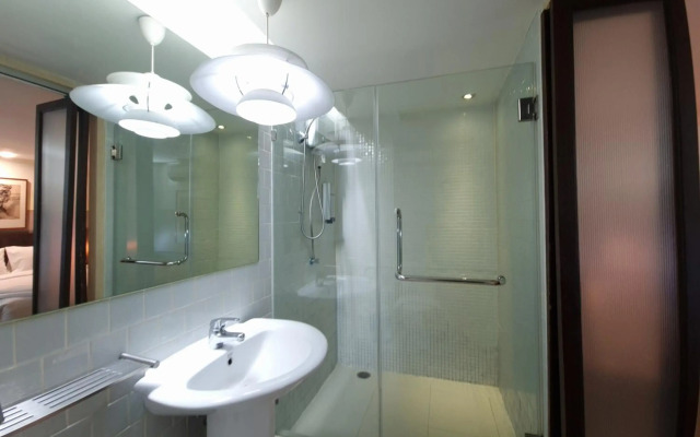 Sathorn Terrace Apartment