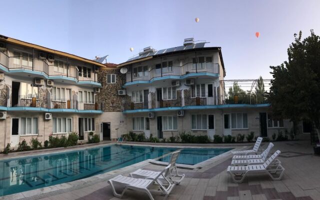 Dolphin Yunus Hotel