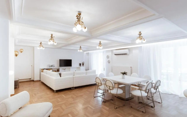 Luxury 3BR Apartment in the Heart of the City