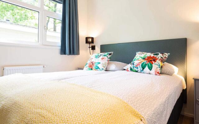 Luxury chalet with an outdoor sauna, on De Veluwe