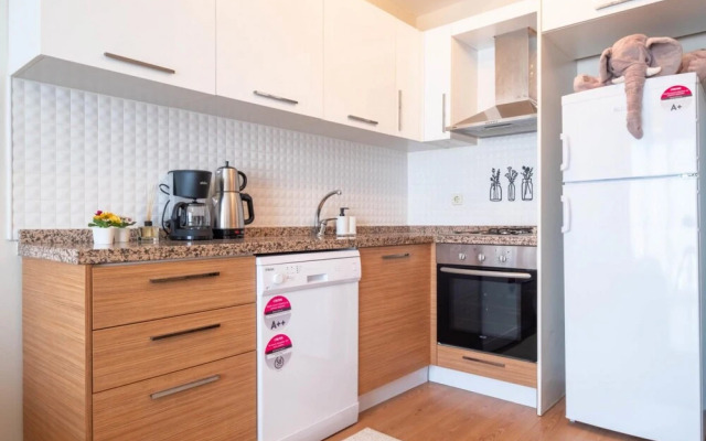Stylish Studio Flat With City View in Atasehir