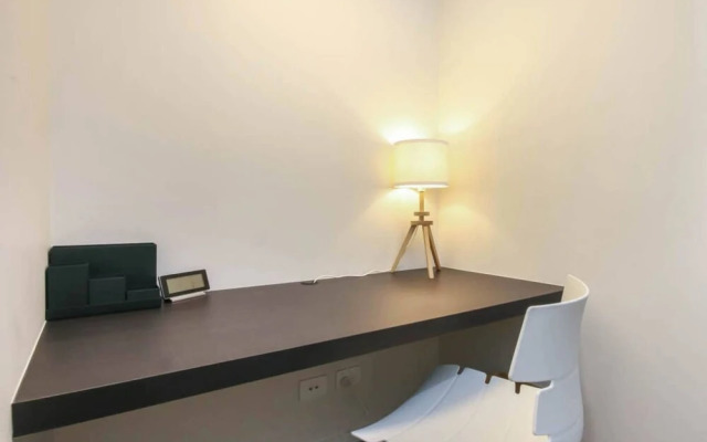 Modern 2 Bedroom Apartment In Fabulous Location