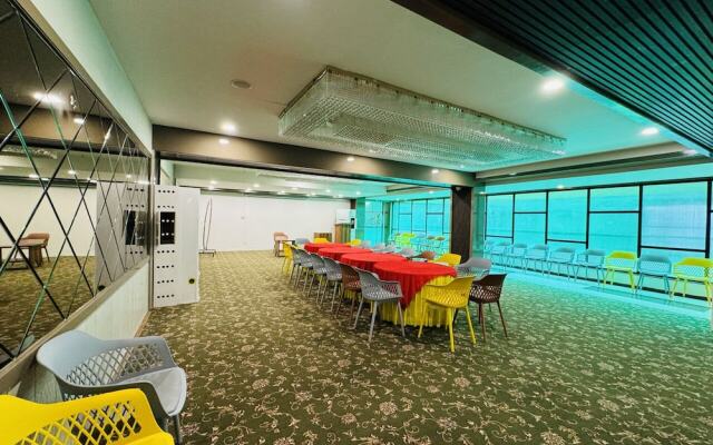 Hotel Tirth by Sonu Cafe