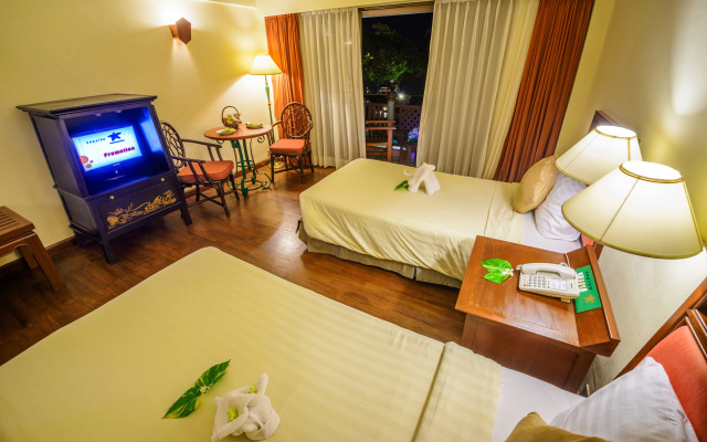 Seaview Patong Hotel