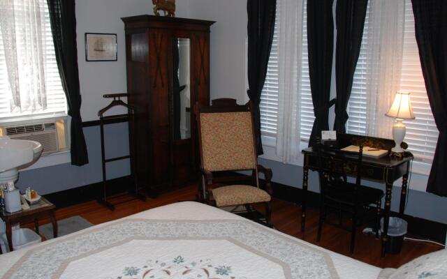 Lost Bayou Guesthouse