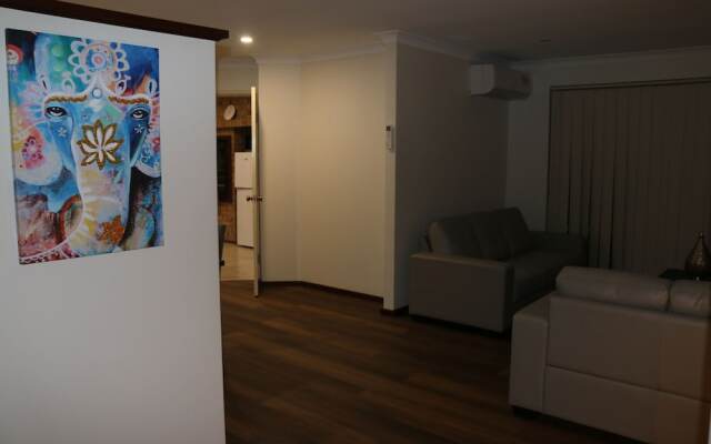 Cozy Stay at Dunstan