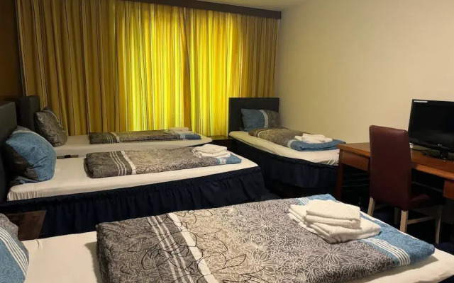 Hotel Regina - DG drei D.G. GmbH