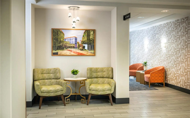 Hampton Inn & Suites La Crosse Downtown