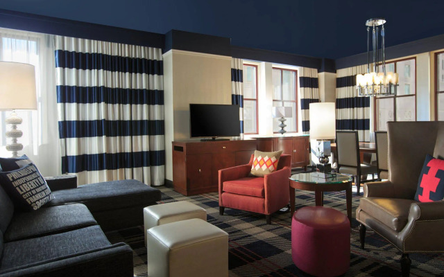 Notary hotel