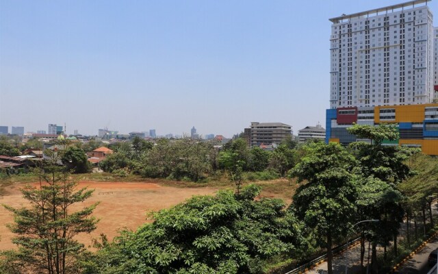 Minimalist And Warm 1Br At Bassura City Apartment