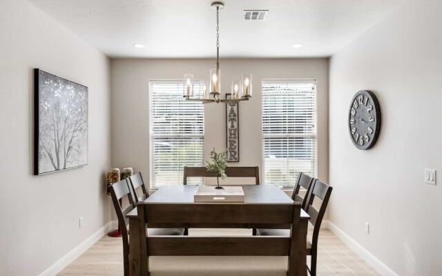 The Tree House 4 Bedroom Home