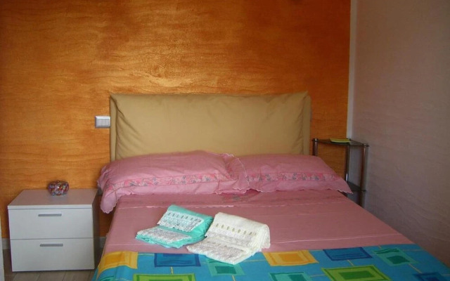 Room in Guest Room - S'olivariu Village Affittacamere - King Room With Garden View 2