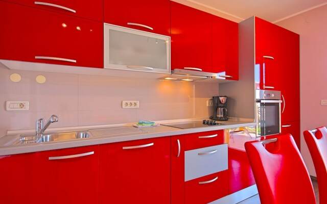 Lovely Apartment in Kaštel With Swimming Pool