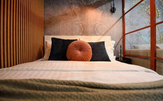 THE BIRD'S STORY. Plaza Residence Studio