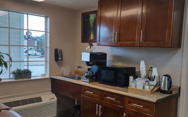 Carom Inn A Travelodge By Wyndham Denham Springs