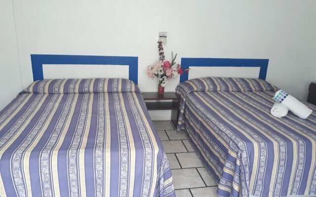 Hotel y Bungalows Los Arcos