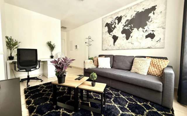 Peaceful 2 minutes European Parliament