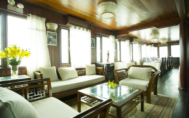 Garden Bay Premium Cruise