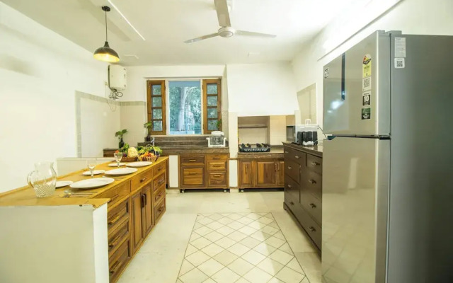 Opulent Antique 6BR Villa in Gurugram
