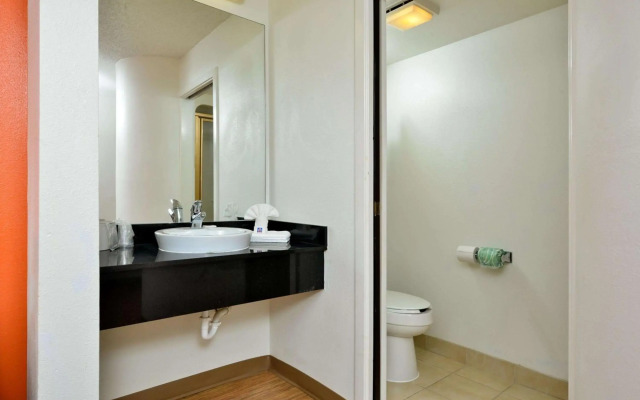 Motel 6 Plano, TX - West - Frisco