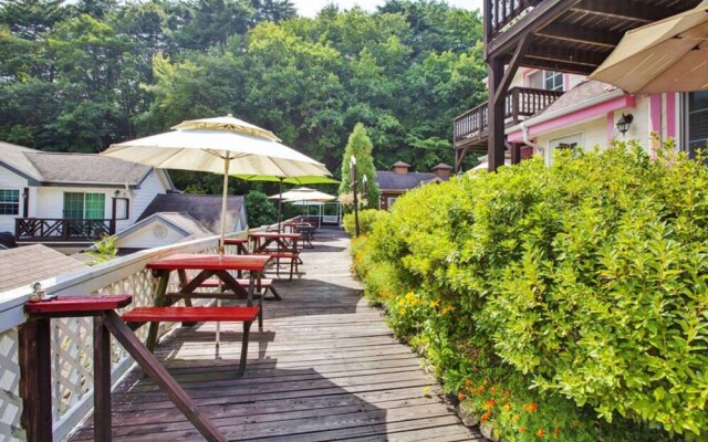 Yangyang Seorak Spa Herbvill Pension