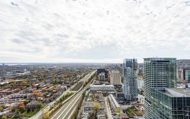 Bell Centre Apartments by Hometrotting