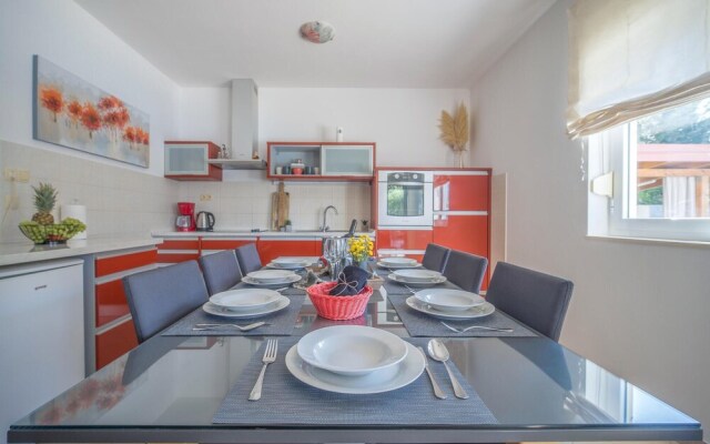 Amazing Home in Kastel Stafilic With Wifi and 3 Bedrooms