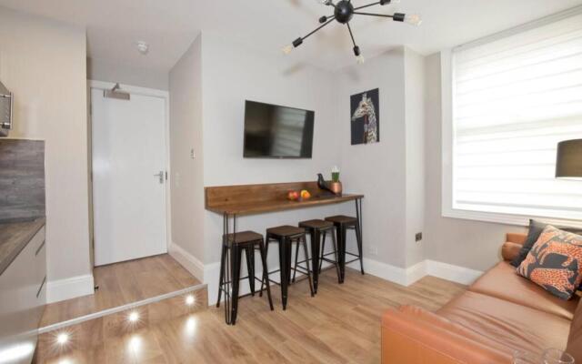 Blackbird Luxury 2 Bed Accommodation Room 7