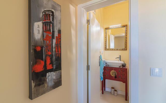 Faro Airport Flat 5 by Homing