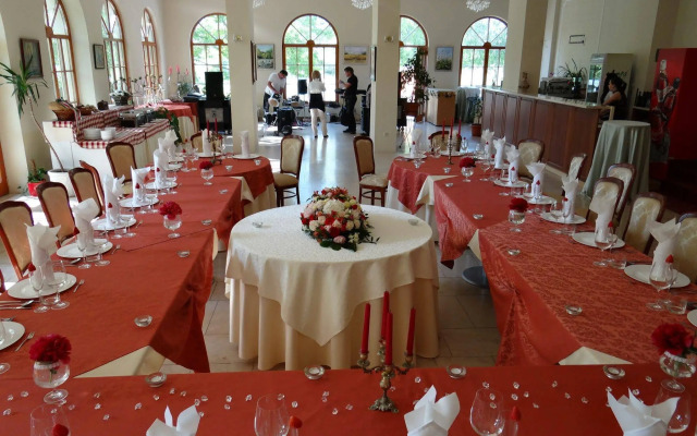 Hotel Plauter Kúria