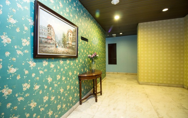 Super OYO Townhouse 2 Hotel Gunung Sahari