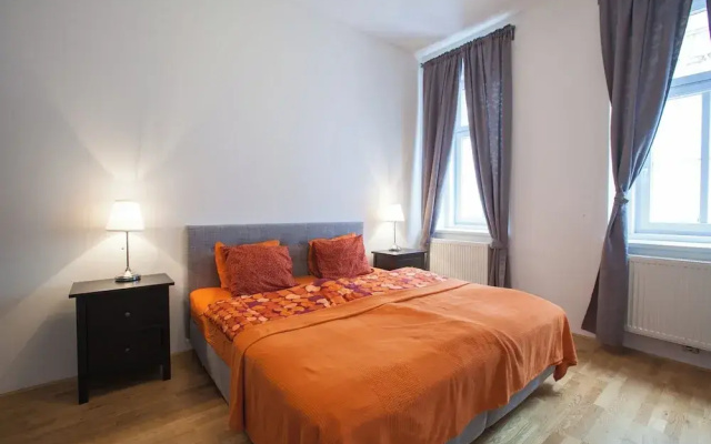 Apartment Theresiengasse Check in 15h to 22h Only