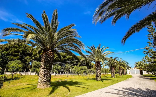 Esclusiva Villa a Ostuni con Piscina 1km dal Mare