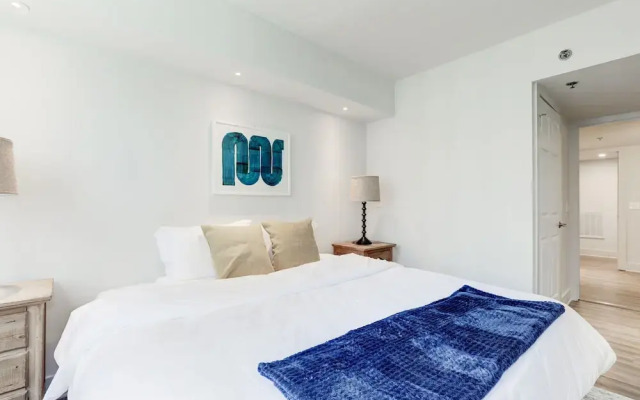 Elegant 2BR Apartment Minutes From DC
